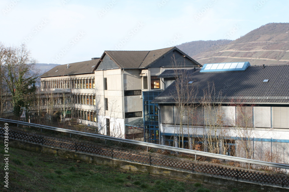 Obraz premium Schulgelände, Schulgebäude