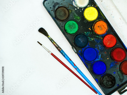 Watercolors painting set / Colourful paint palette with brushes