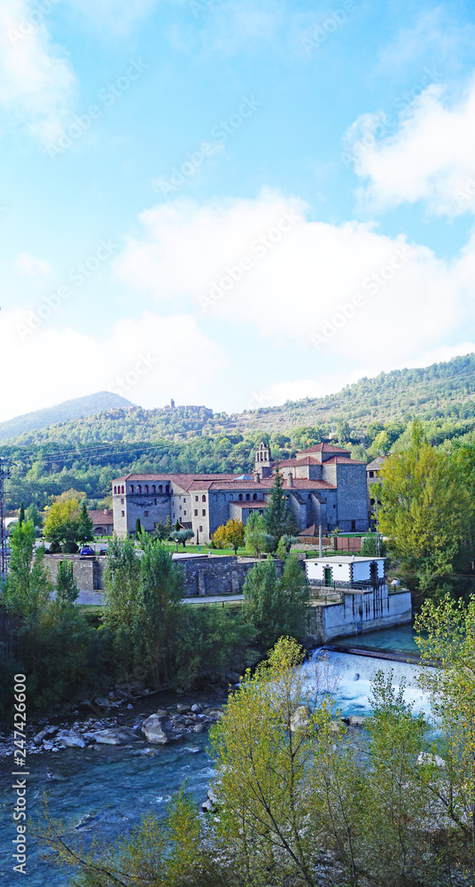 Monasterio del Carmen en Boltaña, Pirineo aragonés, Huesca, Aragón, España