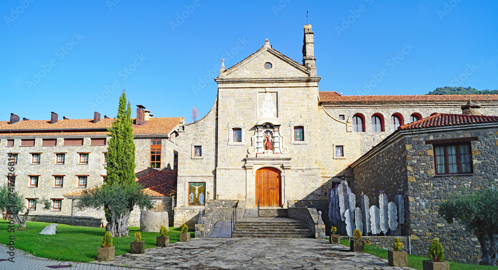 Monasterio del Carmen en Boltaña, Pirineo aragonés, Huesca, Aragón, España