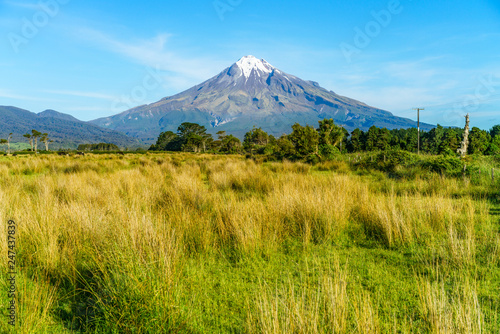 Cone volcano mount taranaki, new zealand 8