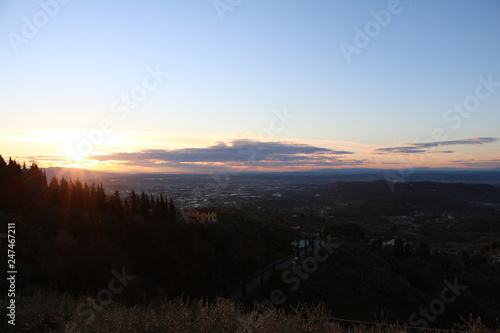 Fototapeta Naklejka Na Ścianę i Meble -  Tuscany sunrise moments 