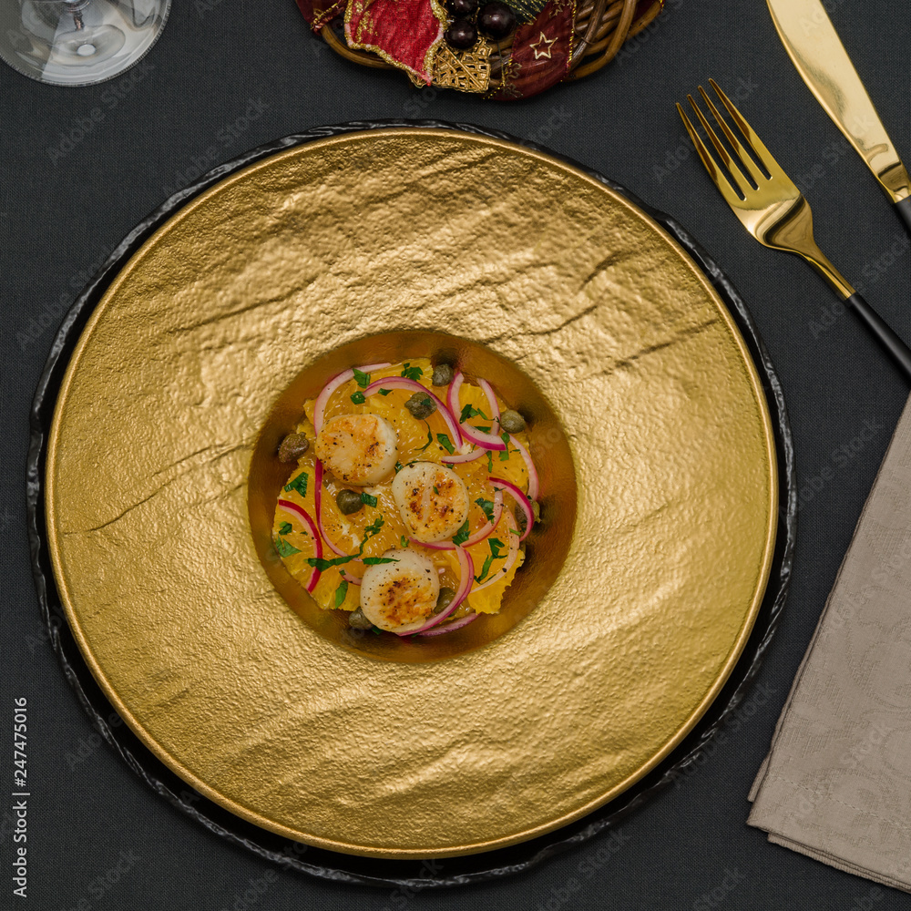 Seafood salad with scallops and oranges. Scallops and orange salad Seafood salad with scallops and oranges. Scallops and orange salad