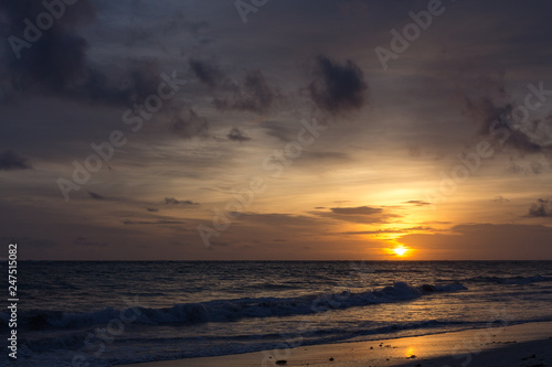 Sonnenaufgang   ber der Karibik  Dominikanische Republik