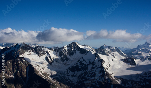 mountain ridge © Kseniya