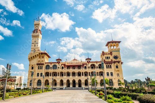Bilde på lerret .Royal Palace of the 1930s in Turkish and Florentine styles in a palm park on a