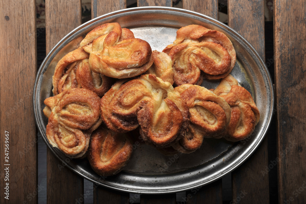 Buns on metal tray Buns on metal tray