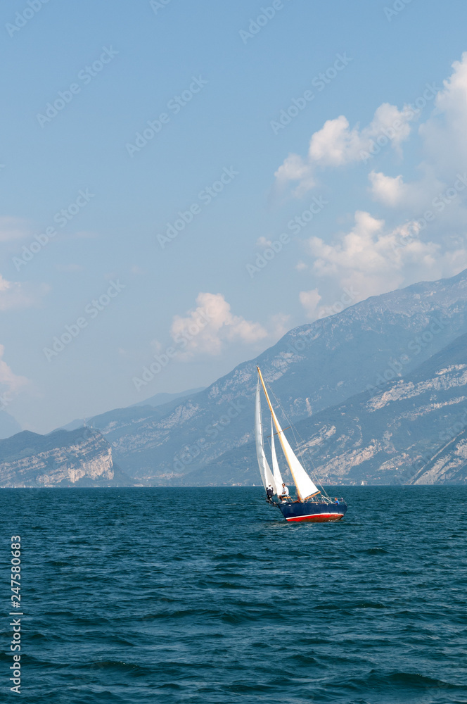 Fototapeta premium sailboat on the horizon
