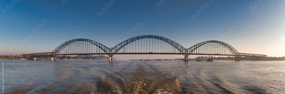 Brücke über den Irrawaddy