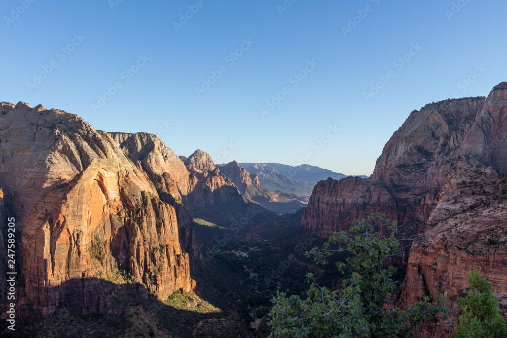 Panorama über den Zion Nationalpark, Utah, USA Panorama über den Zion Nationalpark, Utah, USA
