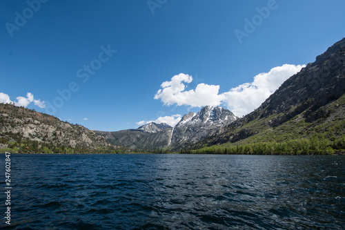 Fototapeta Naklejka Na Ścianę i Meble -  Silver Lake, an alpine lake along the June Lake Loop in the Sierra Nevada mountains of California
