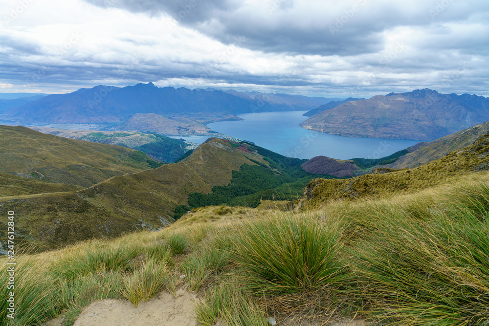 Fototapeta premium hiking the ben lomond track, view of lake wakatipu at queenstown, new zealand 13