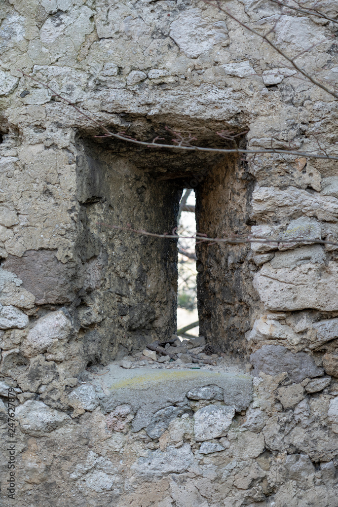 Großes Fenster im Mittelalter Burgruine Rauheneck