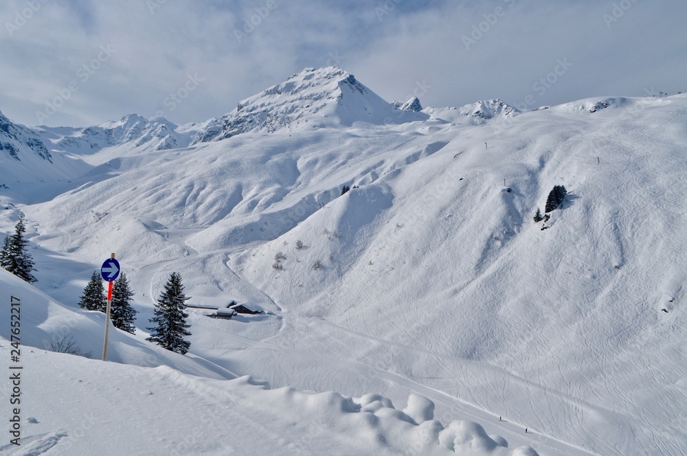 Winterlandschaft im Skigebiet Gaschurn-Partenen im Montafon, Vorarlberg - Österreich. 