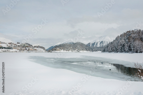 St. Moritz, St. Moritzersee, Muottas Muragl, Engadiner Dorf, Winter, Wintersport, Alpen, Graubünden, Schweiz © bill_17