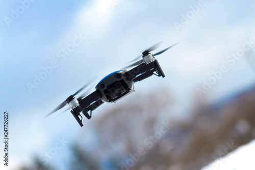 冬空にドローン