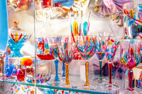 Valokuva Colorful decorated objects made of a famous murano glass in a shop window in Ven