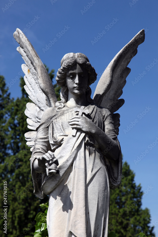 Fototapeta premium Angel at Mirogoj cemetery, Zagreb, Croatia