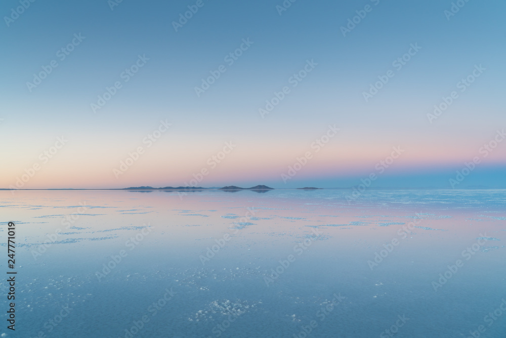 Obraz premium Sunrise on the Salar de Uyuni