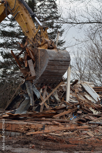 Fototapeta Naklejka Na Ścianę i Meble -  Old Farm House demolition 