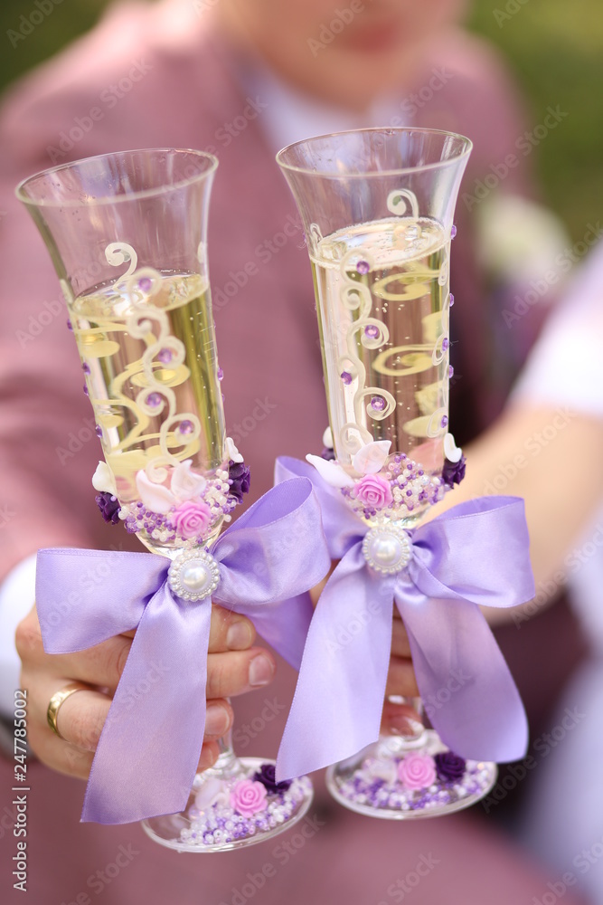 beautiful wedding glasses with purple bows beautiful wedding glasses with purple bows