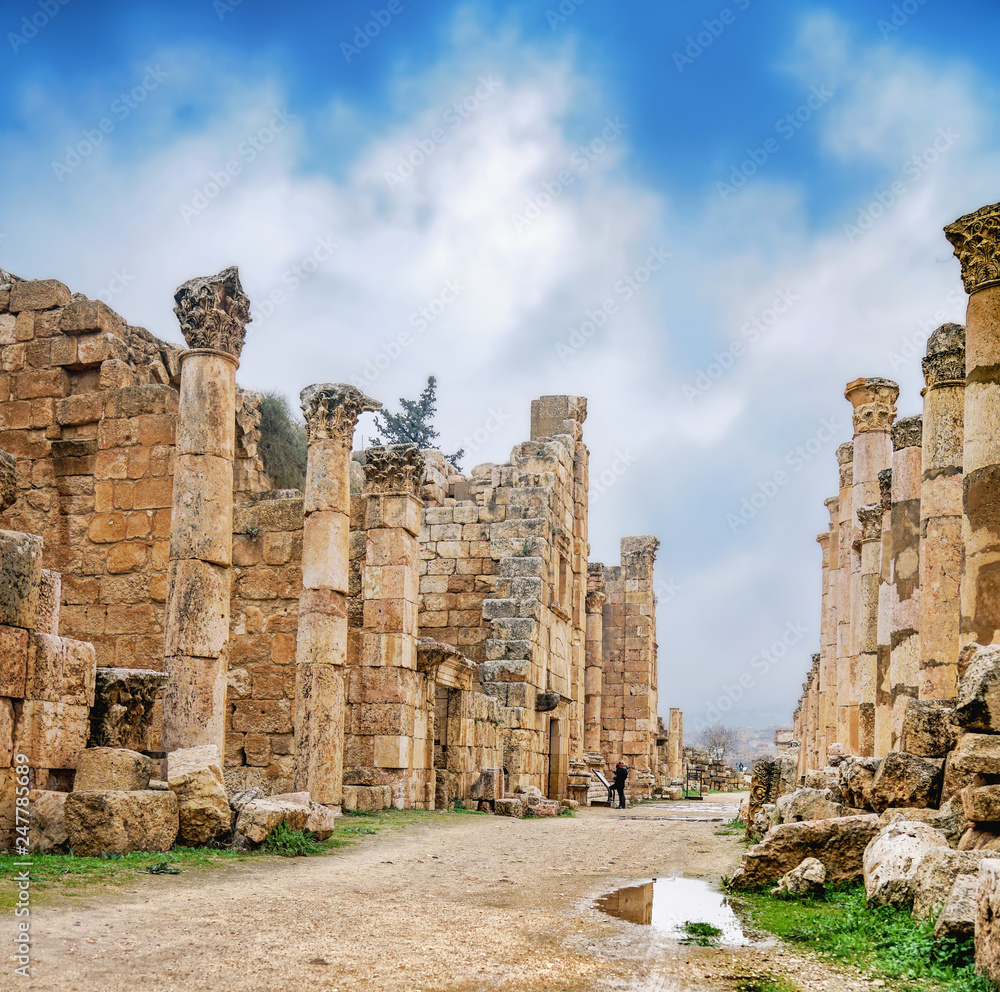 Fototapeta premium Columns of the Cardo Maximus