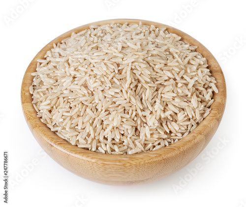 Obraz na płótnie Brown rice in wooden bowl isolated on white background with clipping path w salonie