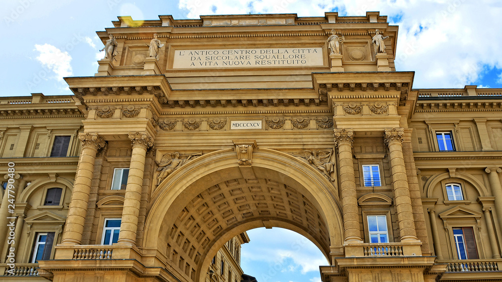 Obraz premium Arcone Triumphal Arch with inscription on the top at the Republic Square in Florence, Italy. 1895. Its inscription reads: The ancient center of the city restored from age-old squalor to new life.