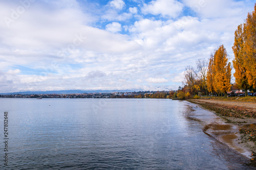 Fototapeta Naklejka Na Ścianę i Meble -  An autumnal view on Lake Geneva from Preverenges, Switzerland