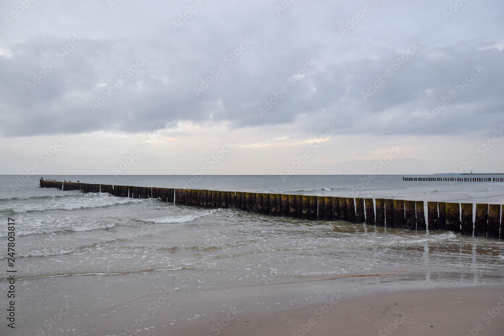 Ostsee, Wasser, Meer, Wellenbrecher, Holz, Himmel, Urlaub, Wellen, Erholung, Spaß, Deutschland, Wolken, Blau