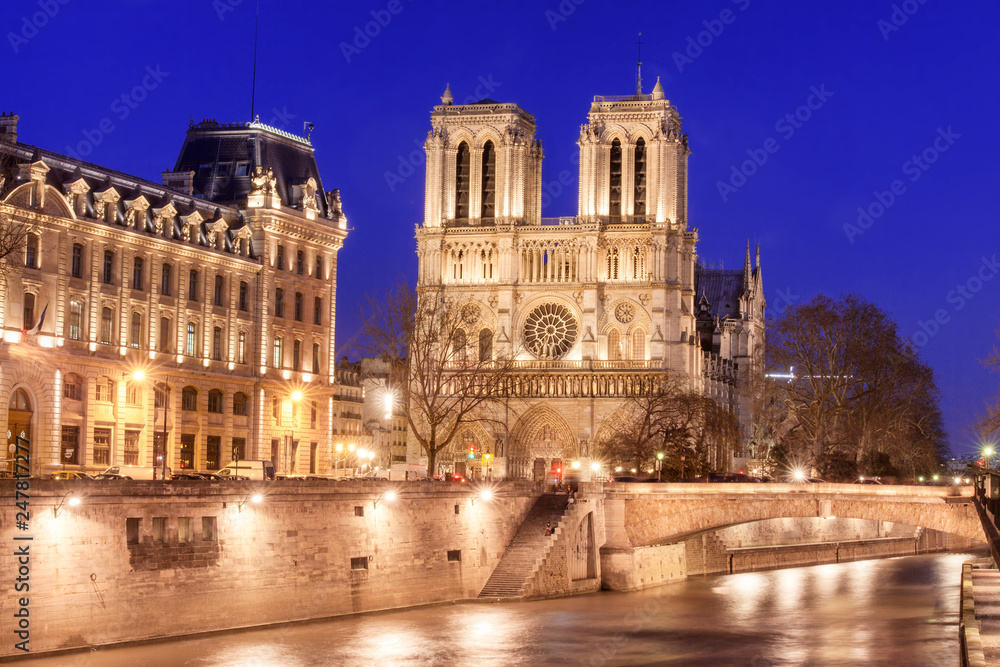 Notre-Dame de Paris Cathedral in the evening, Paris, France