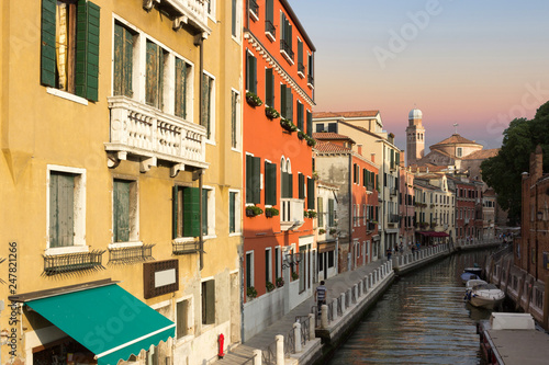 Canal in Venice © elvirkin