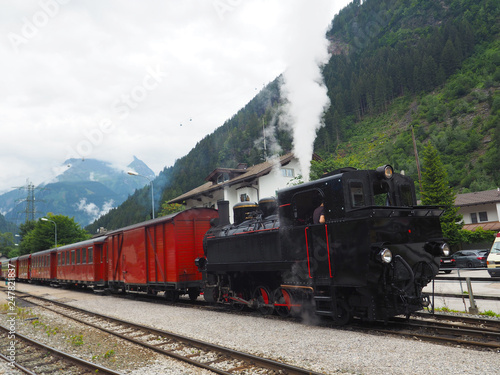 Dampflokomotive in den Alpen