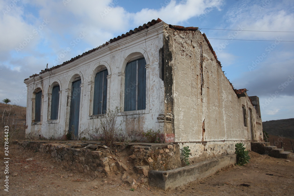 Casa antiga no vilarejo de Santiago, em Pão de Açúcar