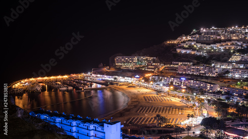 playa de puerto rico  isla de gran canaria  espa  a