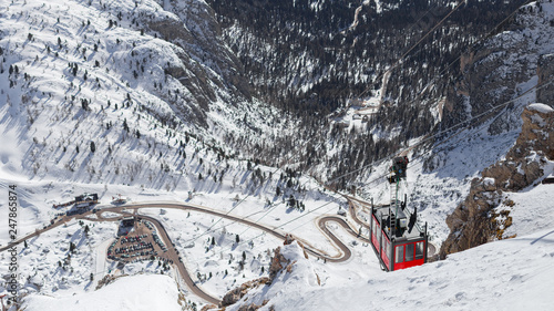 Obraz na płótnie Funivia Montanga - Passo Falzarego - Dolomiti w salonie