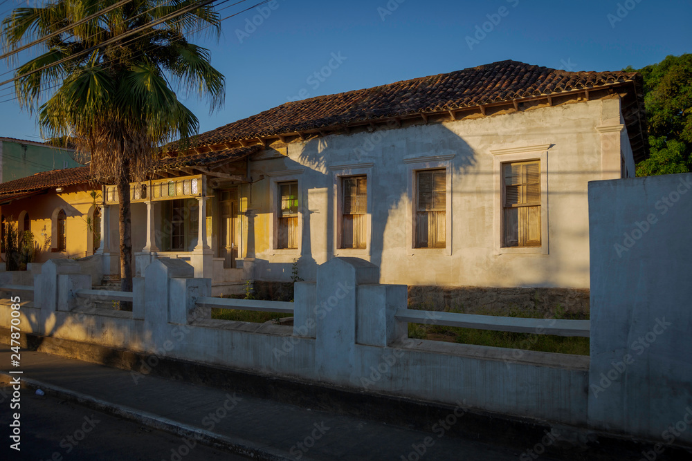 Casarão colonial desabitado em Guarani, estado de Minas Gerais, Brasil Casarão colonial desabitado em Guarani, estado de Minas Gerais, Brasil