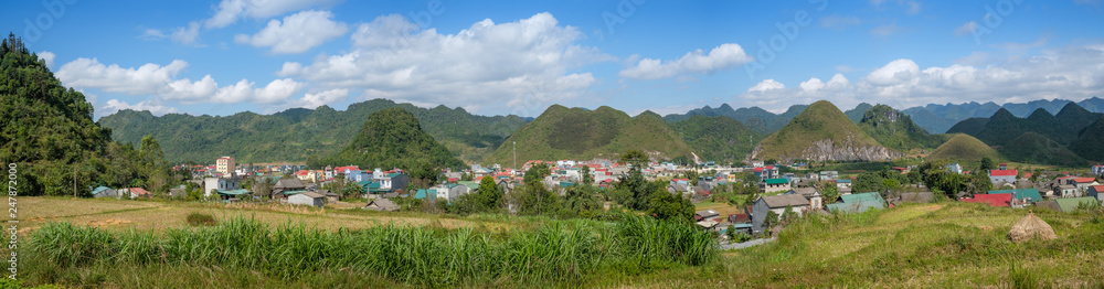 Panoramique sur les collines de Tam Son, Vietnam.