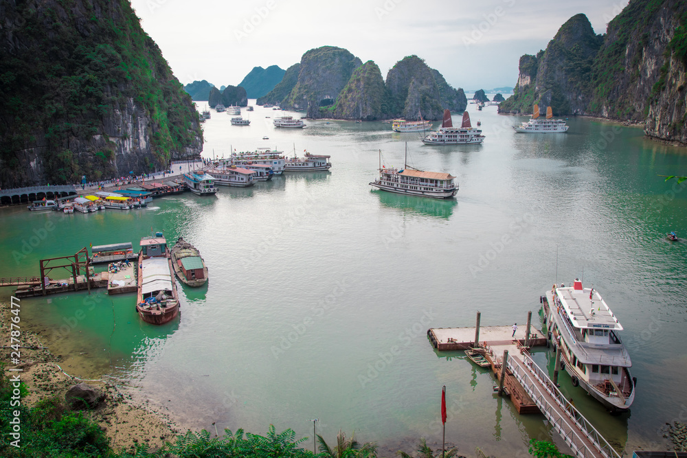 Naklejka premium bahia de halong