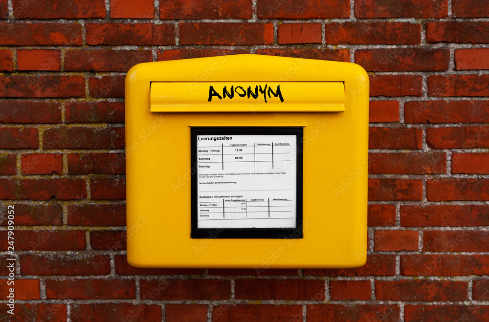 Fototapeta premium Anonym Briefkasten