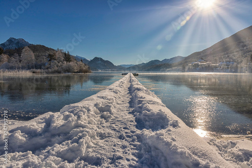 Foto Scenic panorama view of an idyllic landing stage