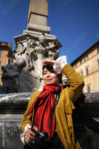 Touriste asiatique à Rome
