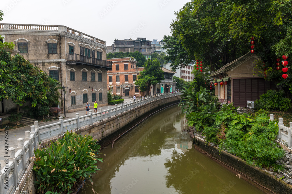 Fototapeta premium Liwan historic area, canal chinese guangzhou urban day famous