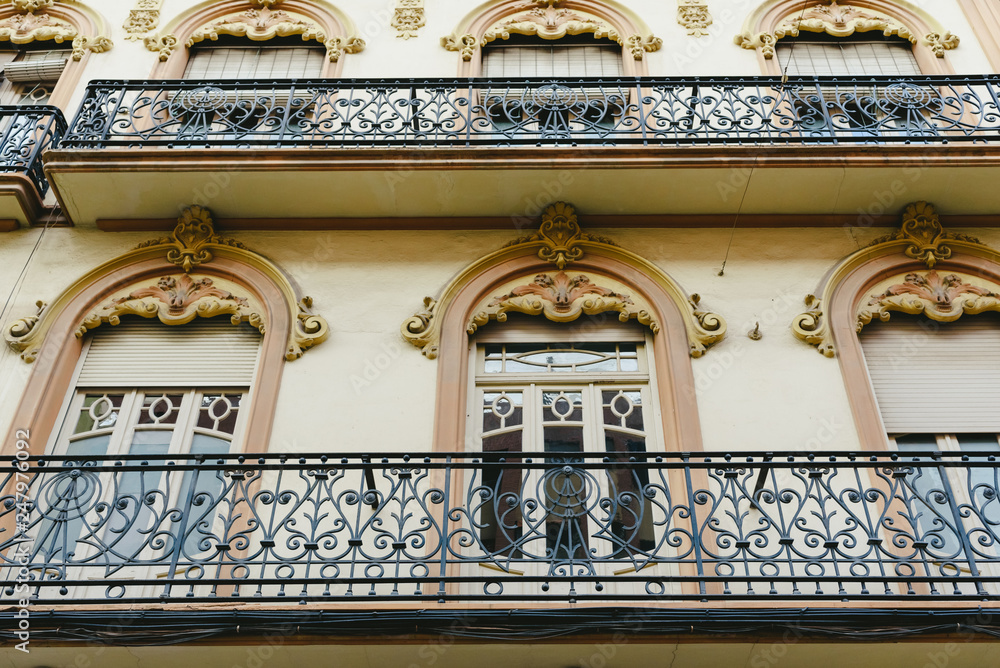 Fototapeta premium Facade of an old building in the Ruzafa district of Valencia.