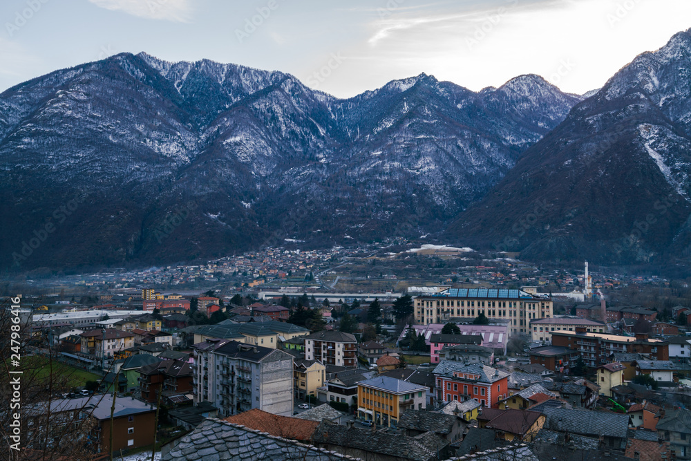 Fototapeta premium View of mountains and houses in Aosta Valley, Italy