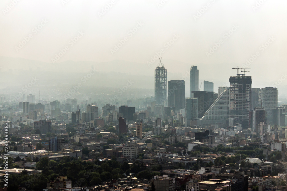 Obraz premium Mexico city buildings and pollution