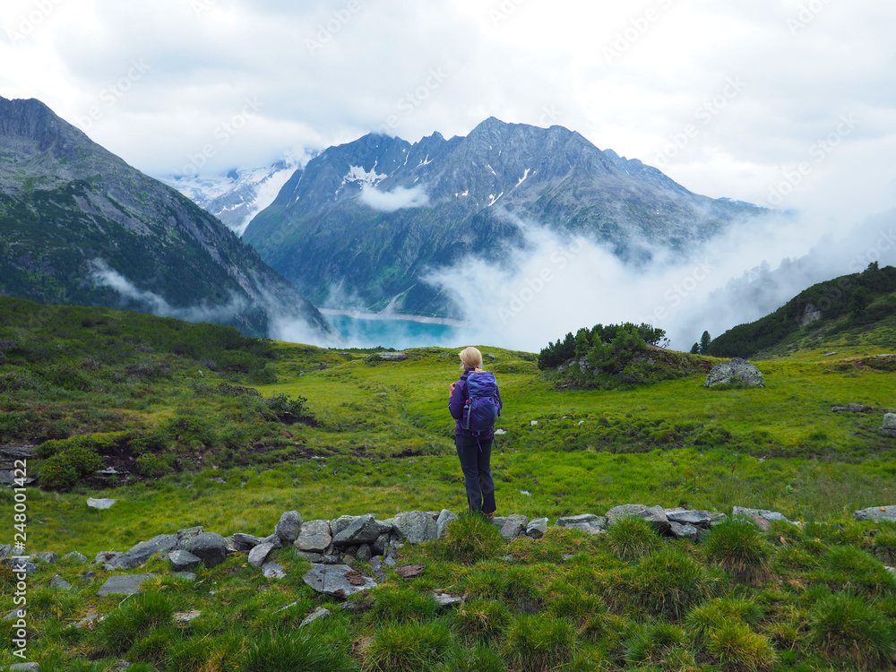 Naklejka premium Zillertal - Wanderung zum Friesenberghaus