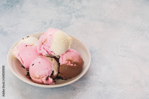 Valokuva Neapolitan Ice Cream scoops