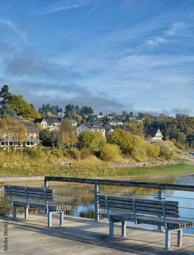 Fototapeta premium Urlaubsort Rurberg am Rurstausee in der Eifel,Nordrhein-Westfalen,Deutschland