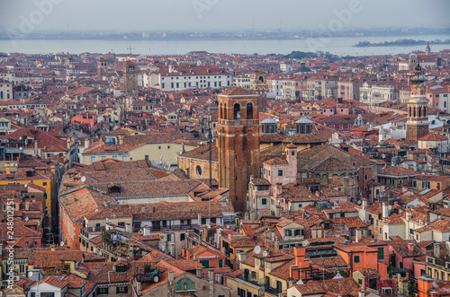Panoramiczny powietrzny pejzaż miejski Wenecja z Santa Maria della Salute kościół, Veneto, Włochy